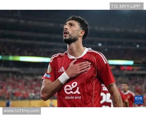 世界杯惊现冷门波尔图与多特蒙德激战成平局神奇扑救点燃全场激情 世界杯惊现冷门波尔图与多特蒙德激战成平局神奇扑救点燃全场激情