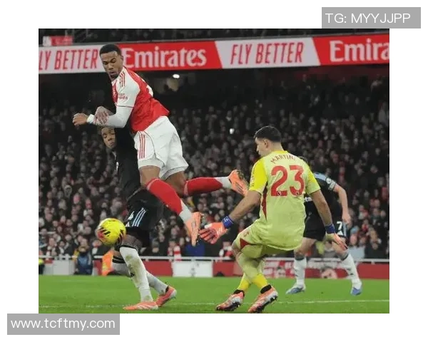 世界杯历史冷门那不勒斯狂胜阿森纳4-0帽子戏法点燃全场激情