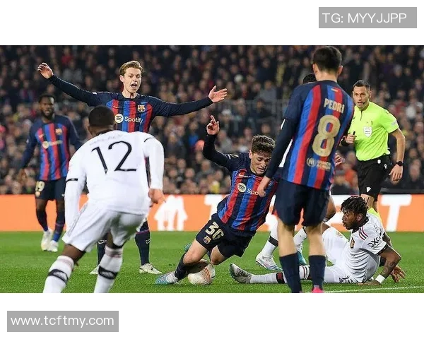 英超激战：莱比锡与波尔图战成平局争议判罚引发全场热议